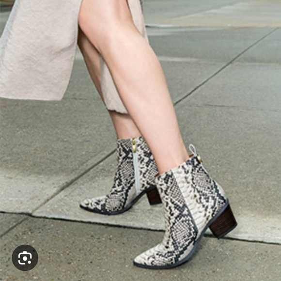 Franco Sarto Shay Roccia Block Heel Boot - Size 7 - Picture 2 of 8